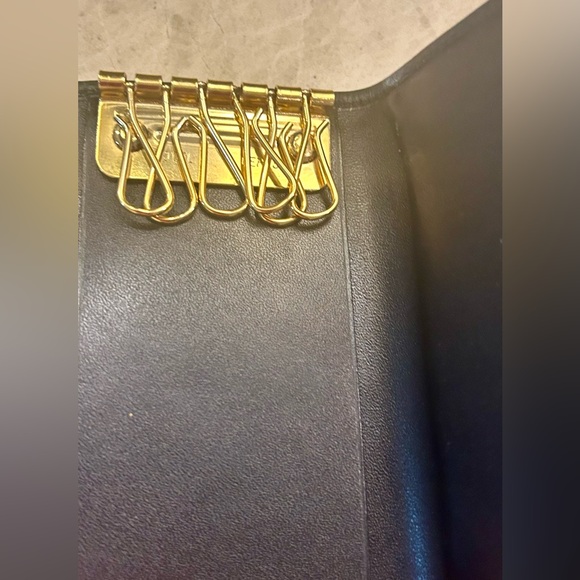 GUCCI black GG key chain and card holder. - Picture 11 of 13